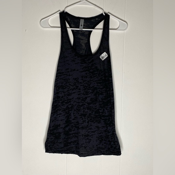 Sets of 4 Women yoga/work out shirts size S,M - Picture 4 of 4